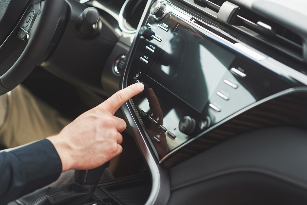 car touchscreen installation winnipeg